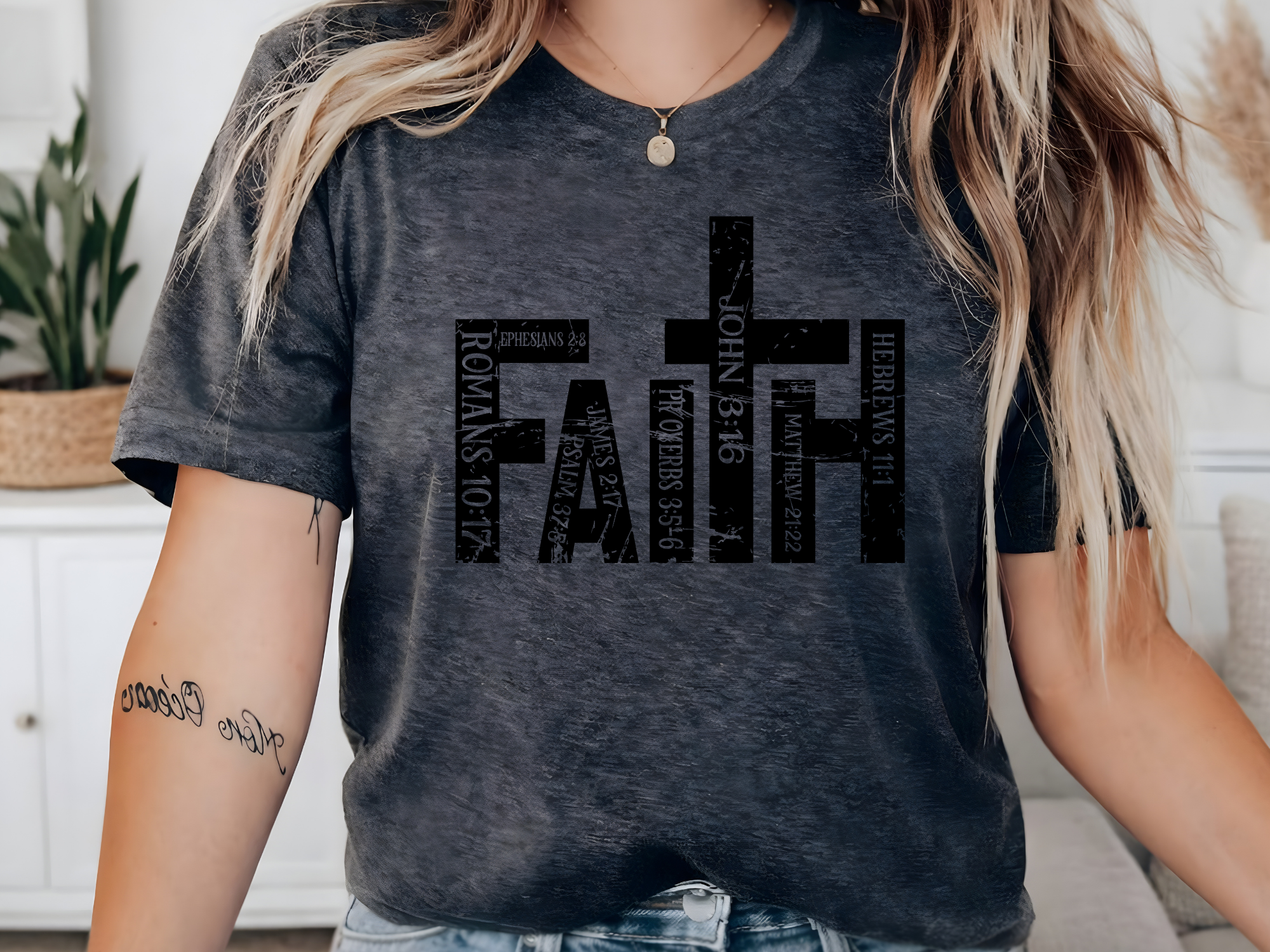 Faith // Bible Verses - T-Shirt